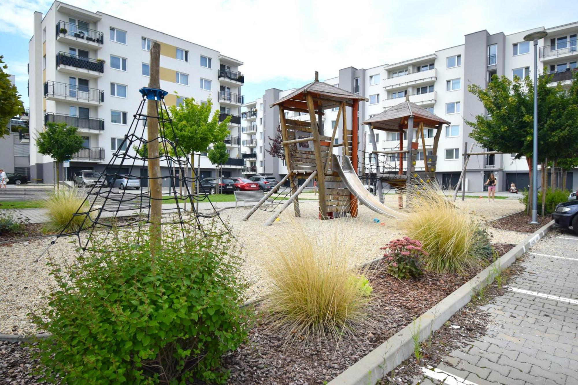 Apartman Zlatovska 22B Trenčín 外观 照片