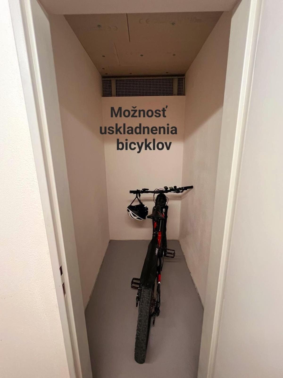 Apartman Zlatovska 22B Trenčín 外观 照片