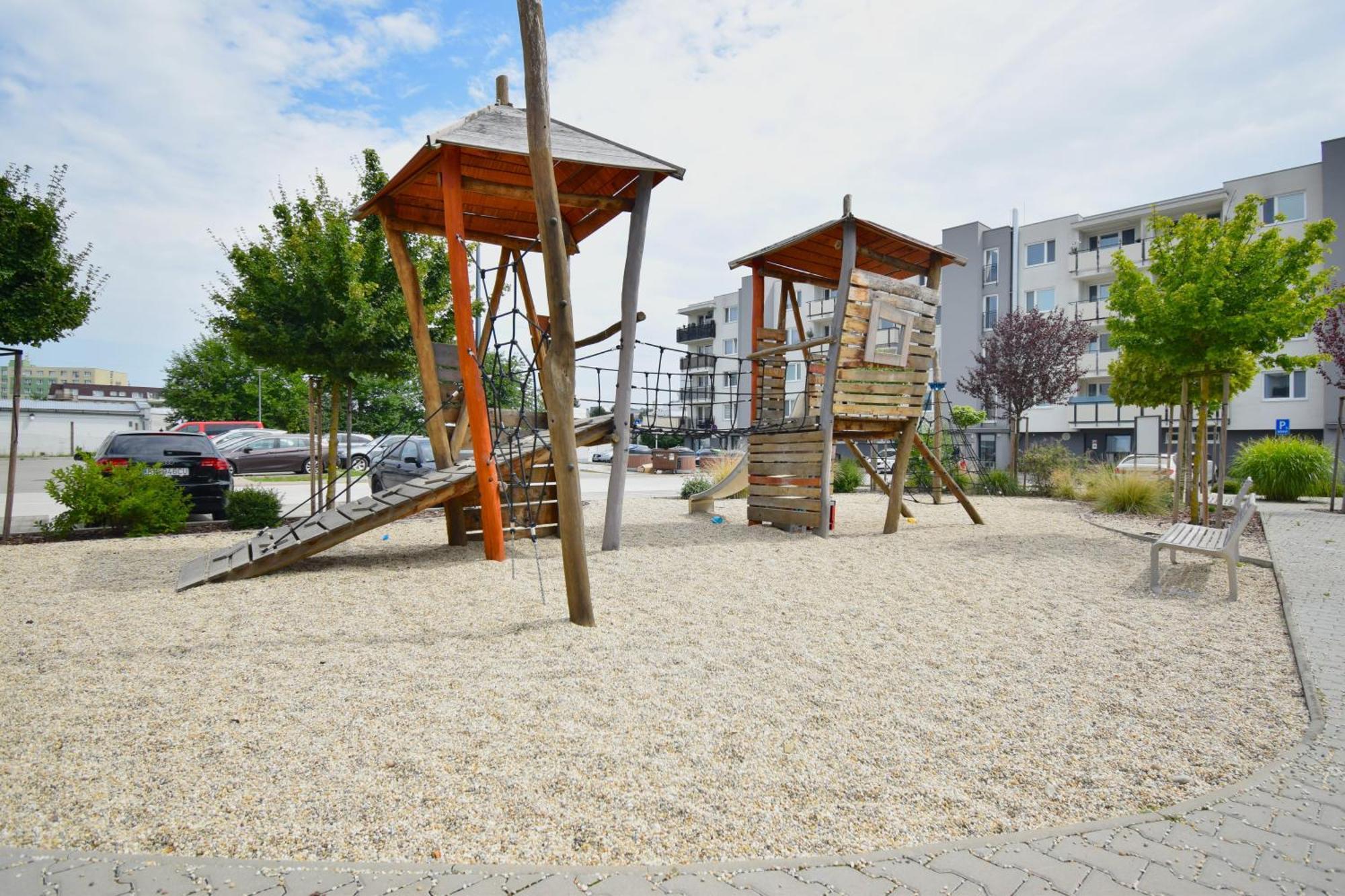Apartman Zlatovska 22B Trenčín 外观 照片